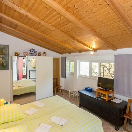 Kalas Guest house